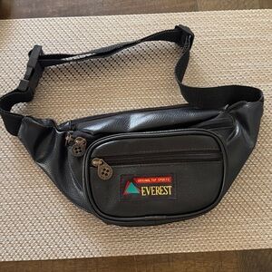 Vintage Everest Fanny Pack!